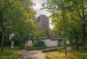 Kirche Lipperreihe bei Sonnenschein